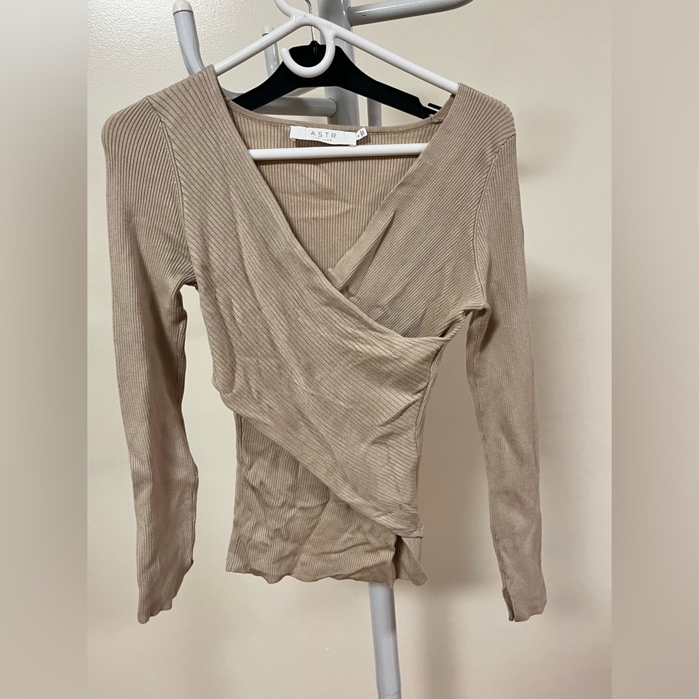 ASTR The Label Tan Cross Wrap Front Sweater Medium
